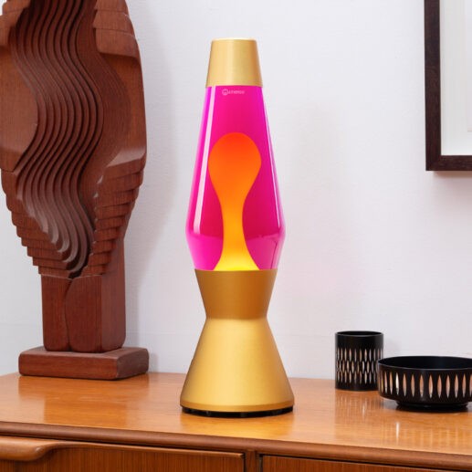 Originele Mathmos lavalamp in woonkamer sfeer